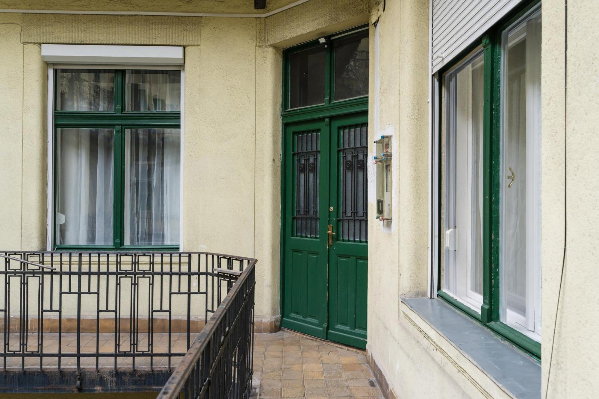 Sesame Wide Apartment Budapest Bagian luar foto