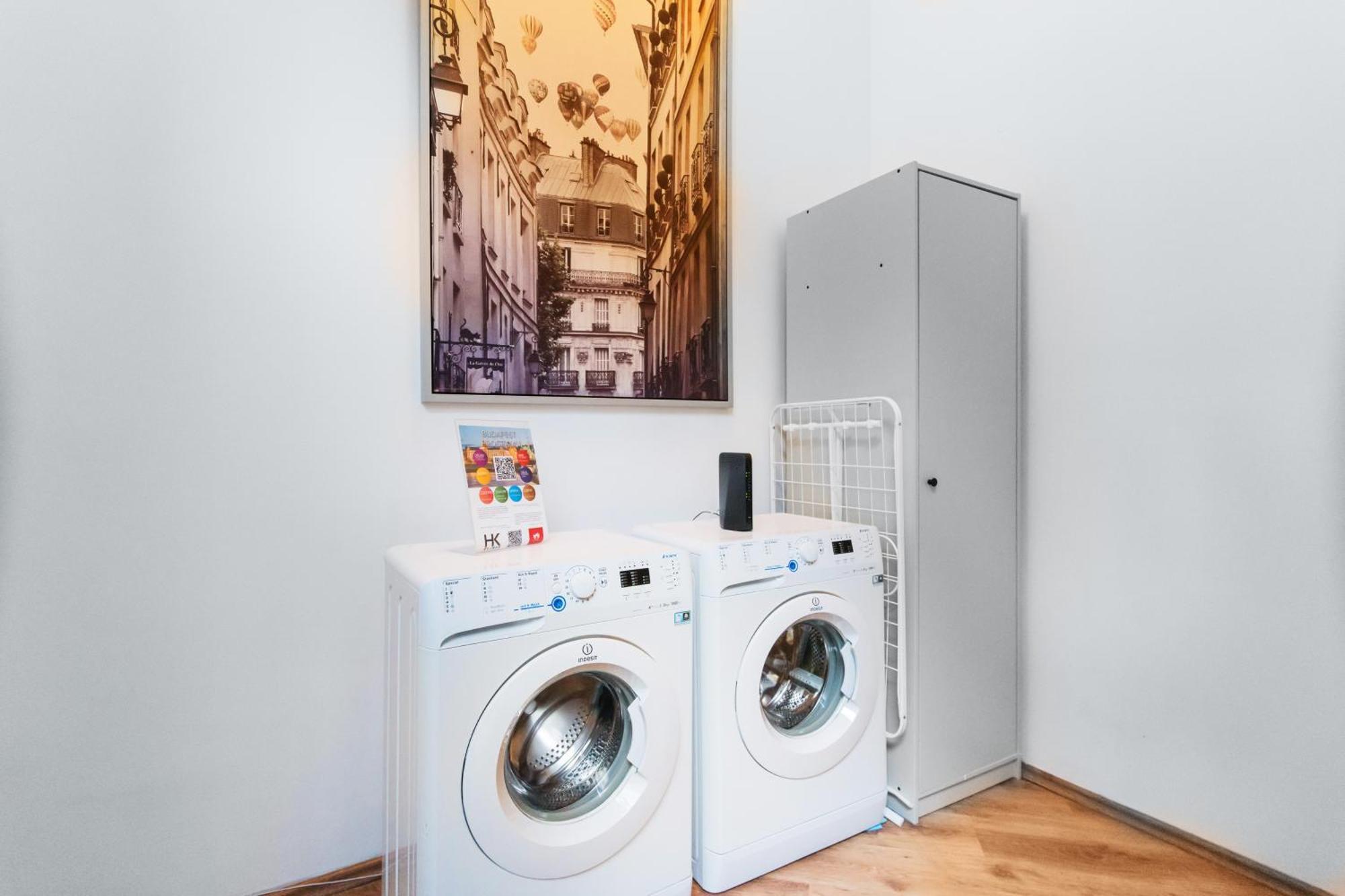 Sesame Wide Apartment Budapest Bagian luar foto